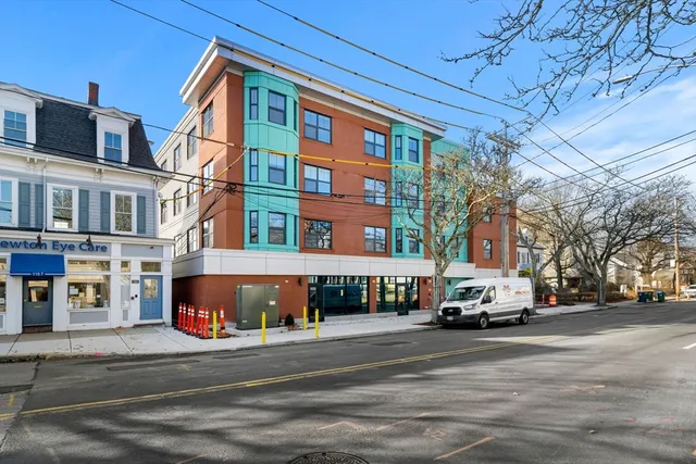 $1,245,000 | 1151 Walnut Street, Unit 301, Newton, MA 02461