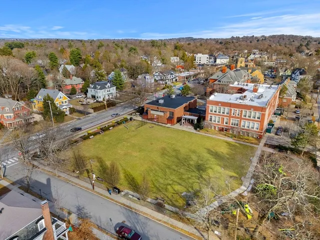 $1,245,000 | 1151 Walnut Street, Unit 301, Newton, MA 02461