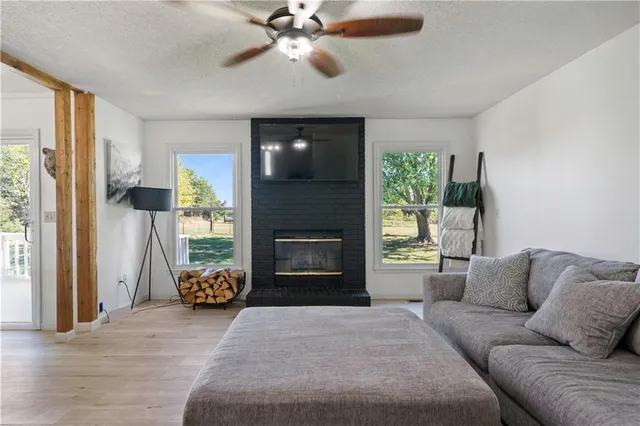 $625,000 | 28431 Woodland Road, Paola, KS 66071