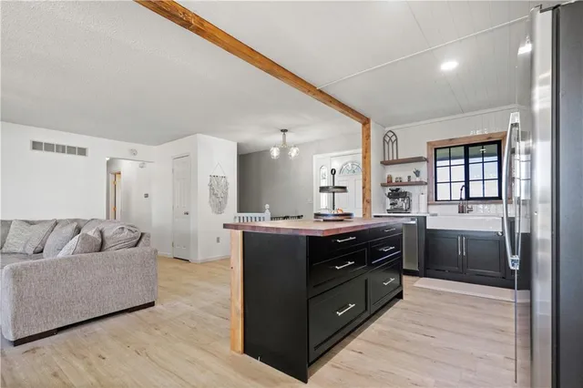 $625,000 | 28431 Woodland Road, Paola, KS 66071