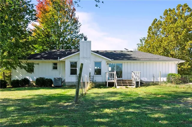$625,000 | 28431 Woodland Road, Paola, KS 66071