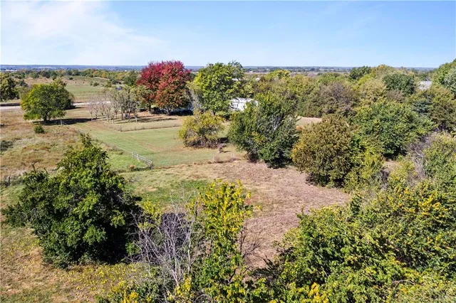 $625,000 | 28431 Woodland Road, Paola, KS 66071