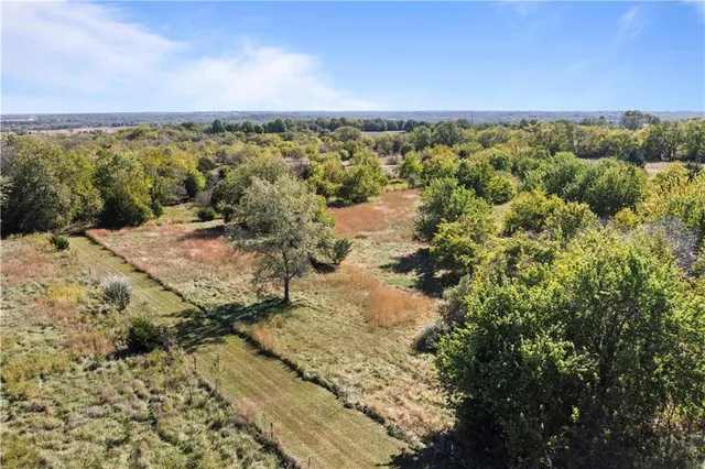 $625,000 | 28431 Woodland Road, Paola, KS 66071