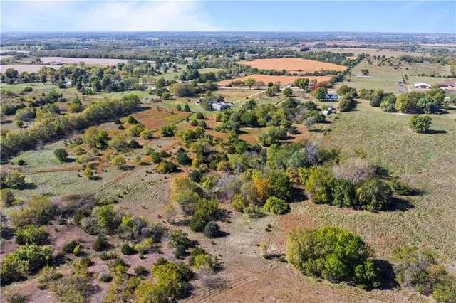 $625,000 | 28431 Woodland Road, Paola, KS 66071