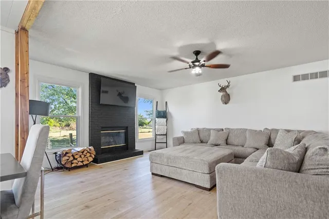 $625,000 | 28431 Woodland Road, Paola, KS 66071