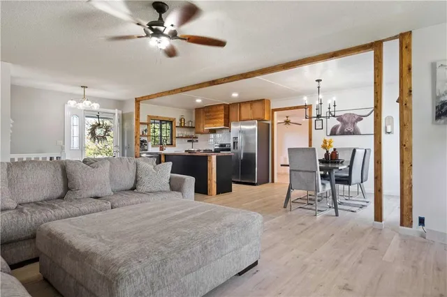 $625,000 | 28431 Woodland Road, Paola, KS 66071