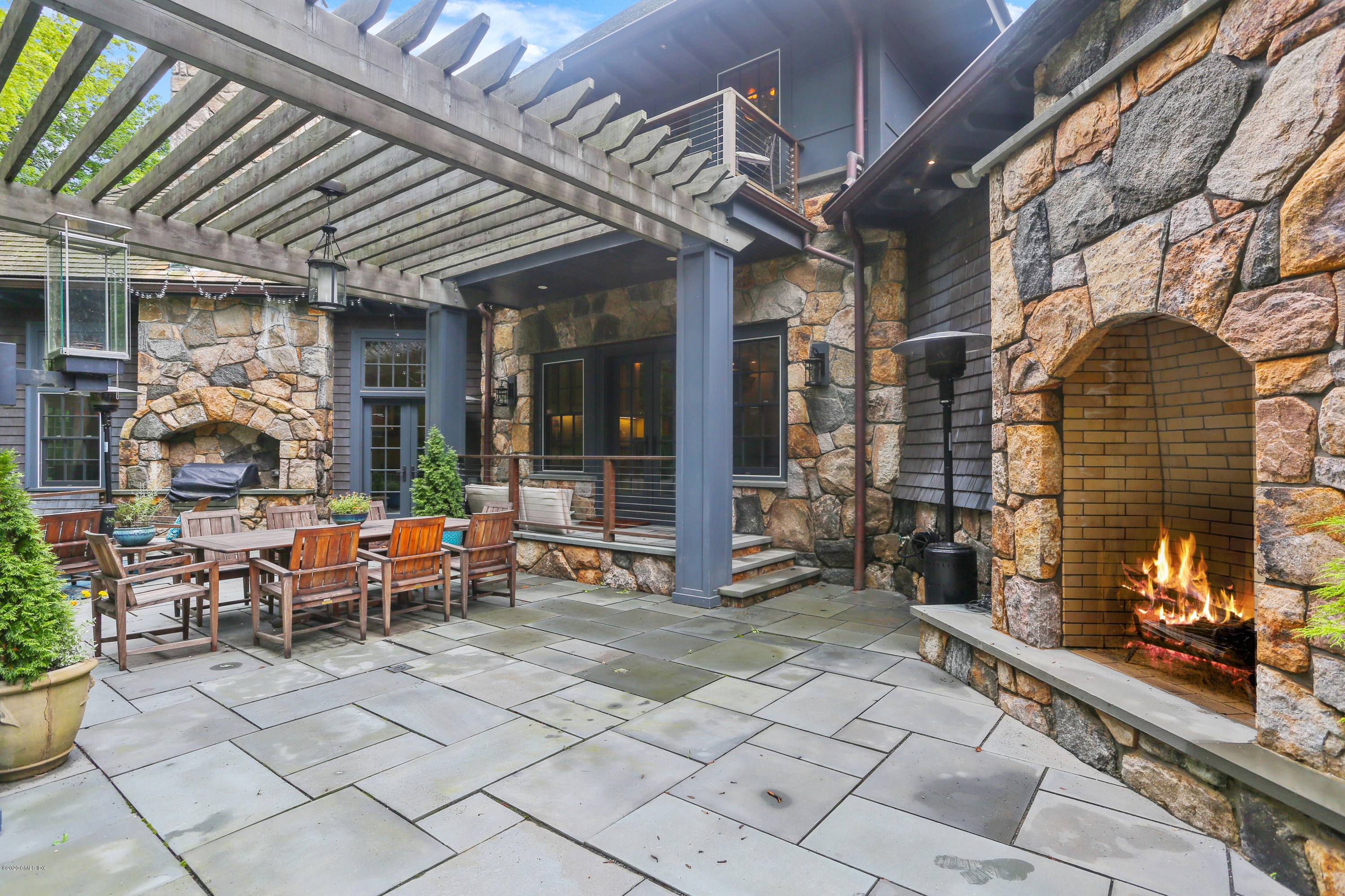 125 Cat Rock Road Cos Cob, CT 06807 - Photo 25 of 33 a view of outdoor space