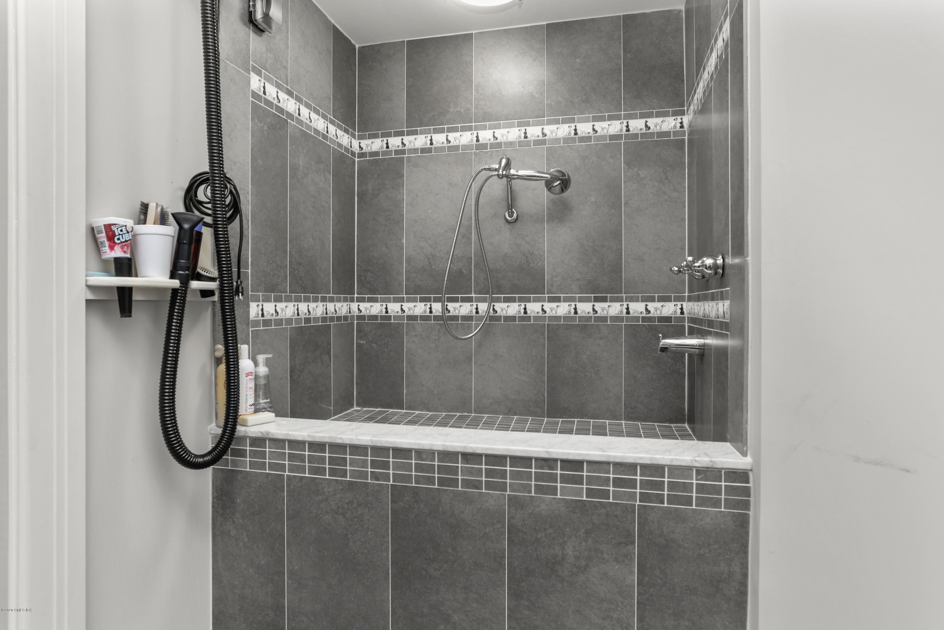 125 Cat Rock Road Cos Cob, CT 06807 - Photo 33 of 33 a bathroom with a shower