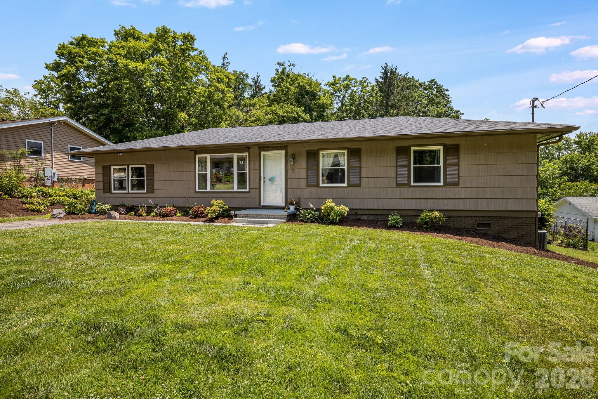 5 Hillview Road Asheville, NC 28805 - Photo 3 of 46