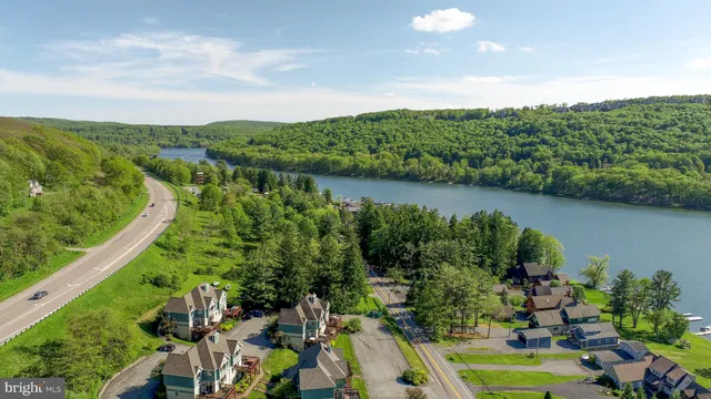 $500,000 | 1278 Deep Creek Drive, Unit B3, McHenry, MD 21541