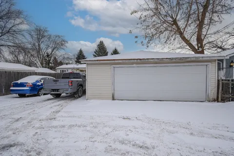 $227,900 | 2042 Gideon Avenue, Zion, IL 60099