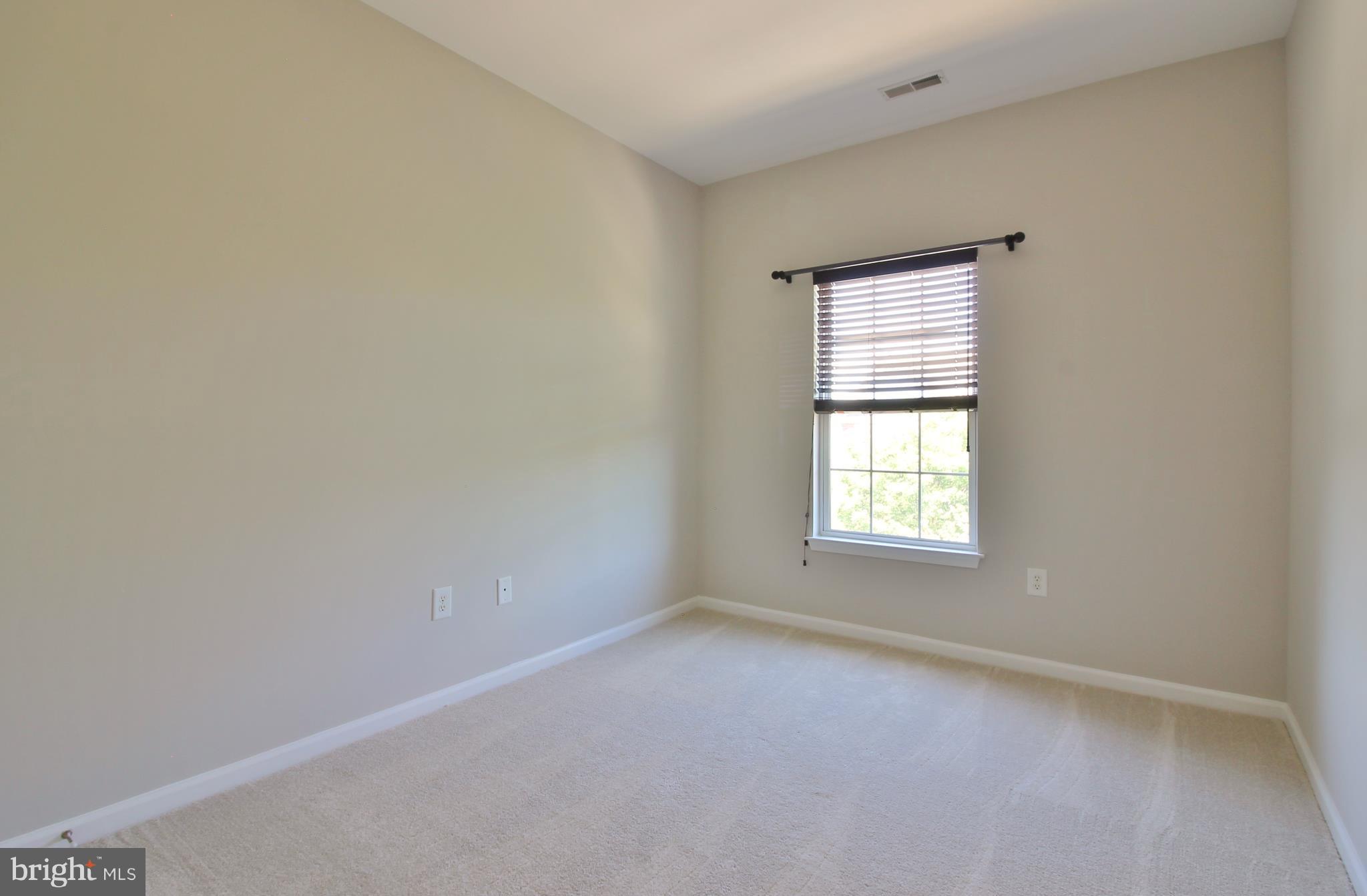 14020 Rockingham Road Germantown, MD 20874 - Photo 21 of 29 3rd bedroom