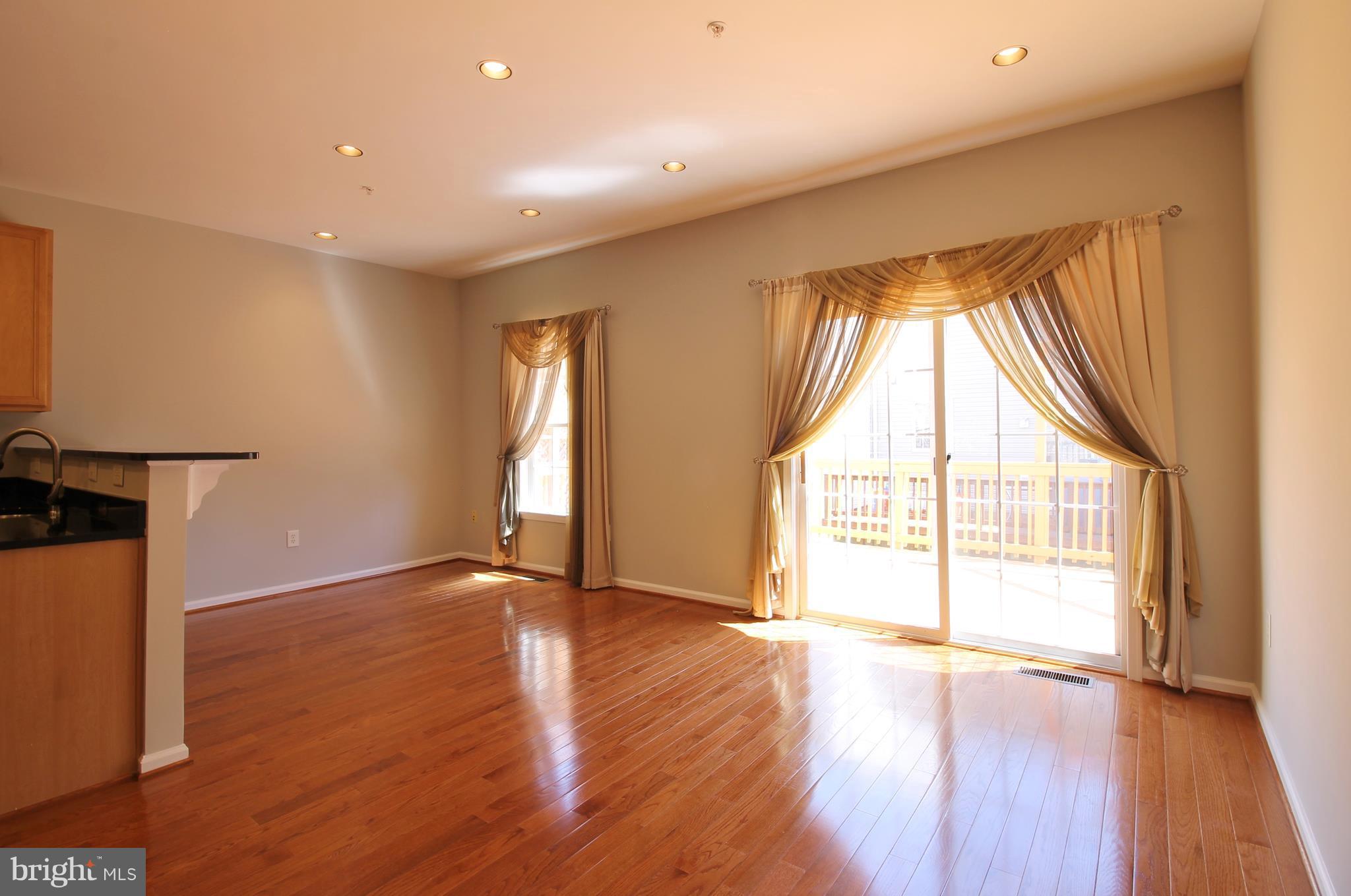 14020 Rockingham Road Germantown, MD 20874 - Photo 10 of 29 Morning room or family room