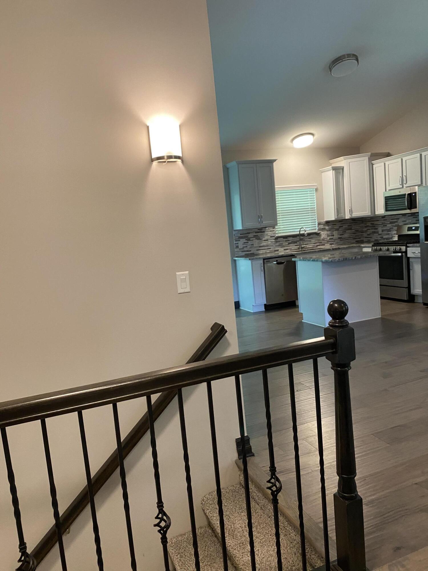 9915 Wayne Road Livonia, MI 48150 - Photo 29 of 38 IMG_2738