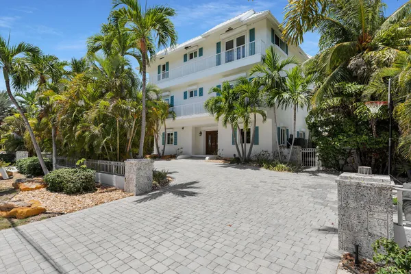 $4,695,000 | 136 San Remo Drive, Islamorada, FL 33036