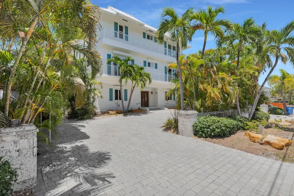 $4,695,000 | 136 San Remo Drive, Islamorada, FL 33036