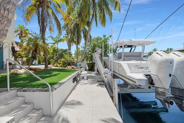 $4,695,000 | 136 San Remo Drive, Islamorada, FL 33036