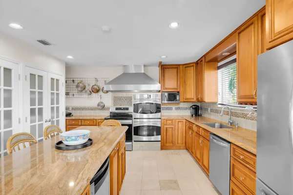 $4,695,000 | 136 San Remo Drive, Islamorada, FL 33036