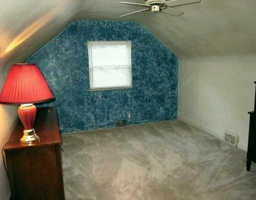 103 Hillendale Road Pittsburgh, PA 15237 - Photo 5 of 7 Master Bedroom.