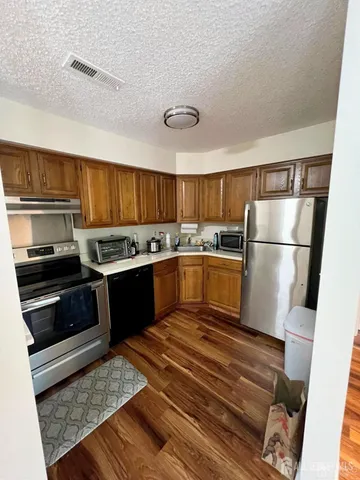 $1,850 | 2304 Aspen Drive, Plainsboro, NJ 08536