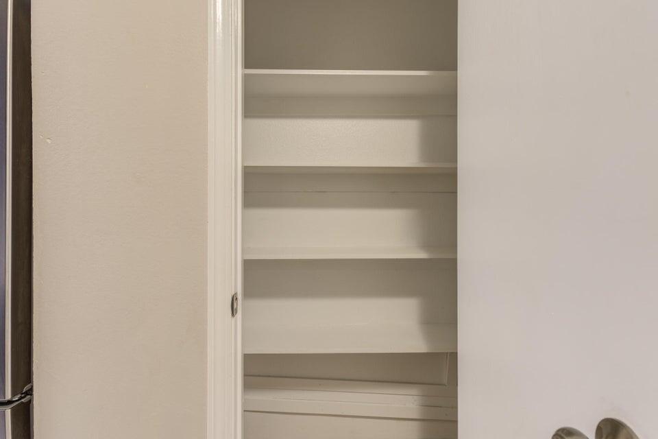 3401 101st Street Lubbock, TX 79423 - Photo 20 of 28 a close view of closet