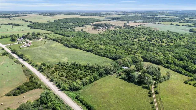 $175,000 | 205 North 1700 Road, Lecompton, KS 66050