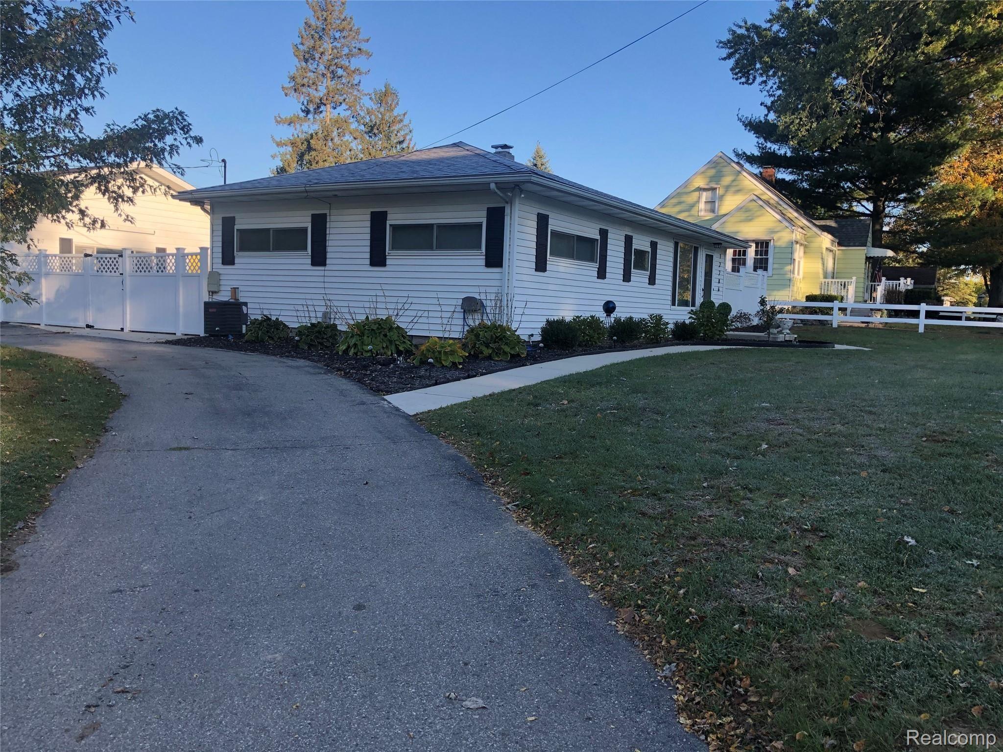 12286 Hannan Road Romulus, MI 48174 - Photo 7 of 18 D0D3C819-6320-4799-A391-02259B3BA623.jpeg