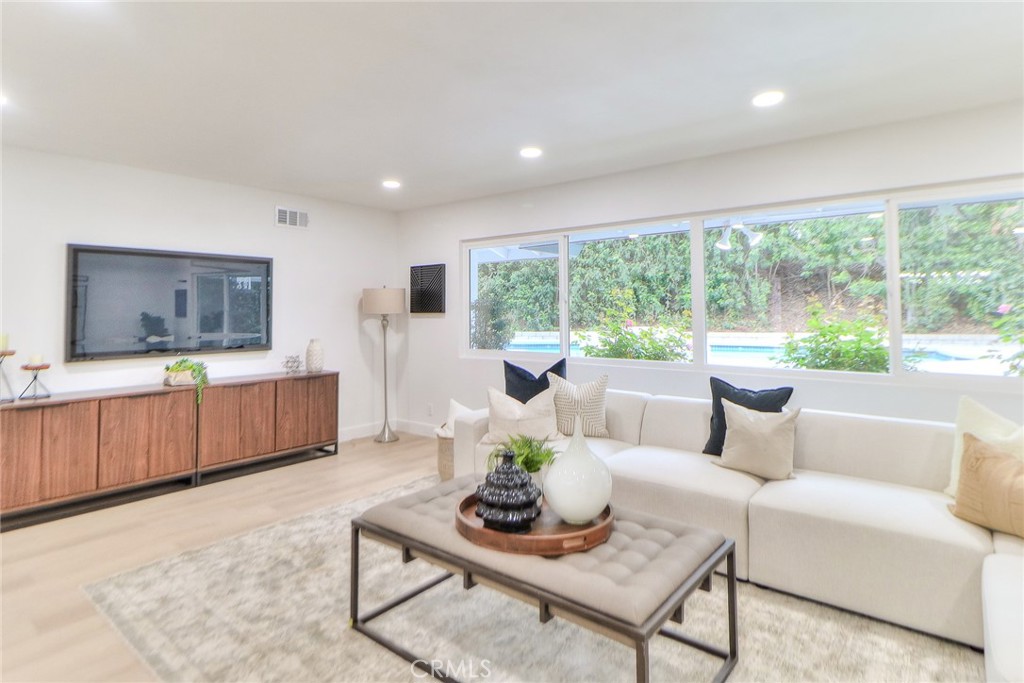 2225 Terraza Place Fullerton, CA 92835 - Photo 11 of 73 Living Room
