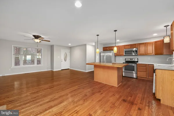 $435,000 | 415 Inca Road, Linden, VA 22642