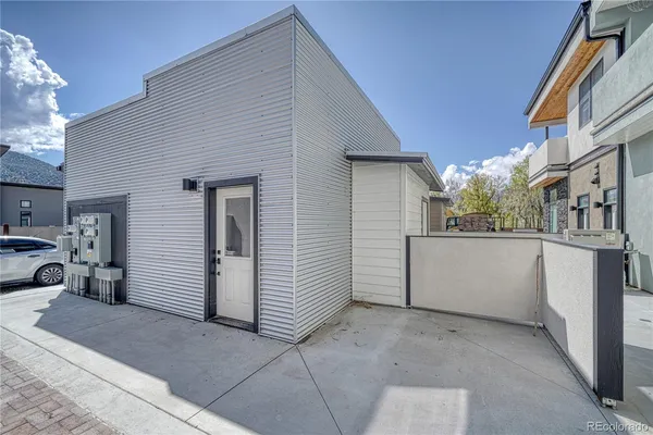a view of a house with a garage