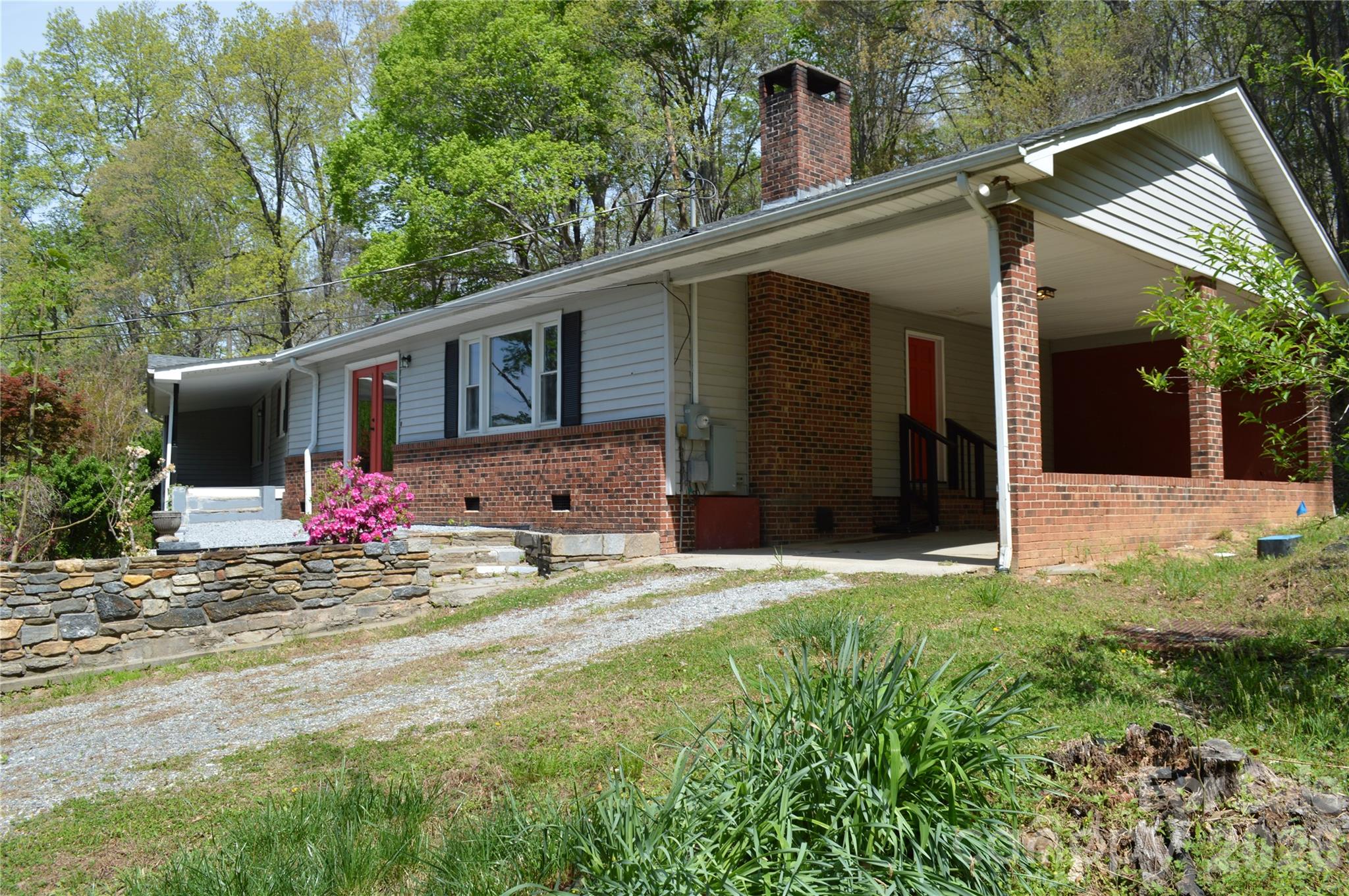 191 Flat Rock Hill Road Tryon, NC 28782 - Photo 2 of 32