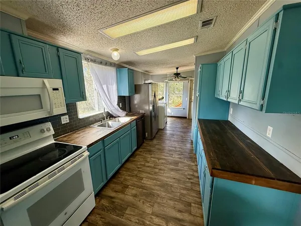 $1,400 | 15275 Northeast 238th Street, Fort McCoy, FL 32134