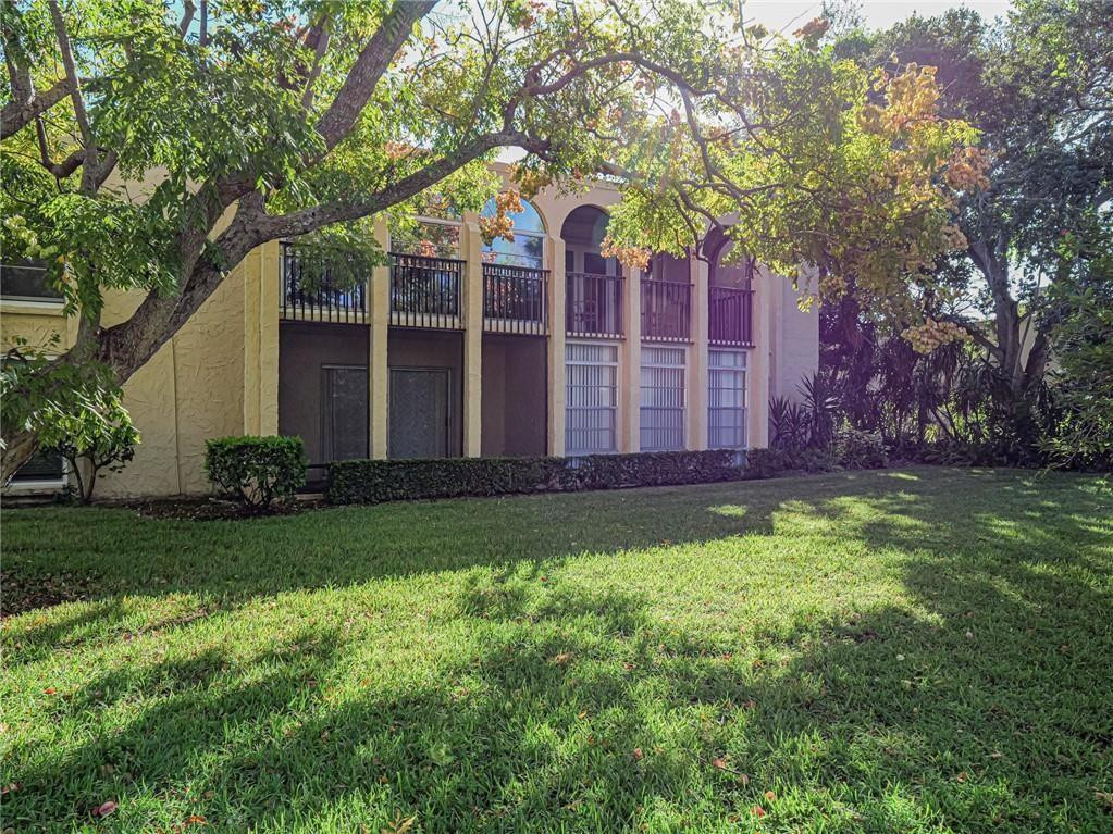 835 18th Street, Unit 404 Vero Beach, FL 32960 - Photo 11 of 19 Photo 13