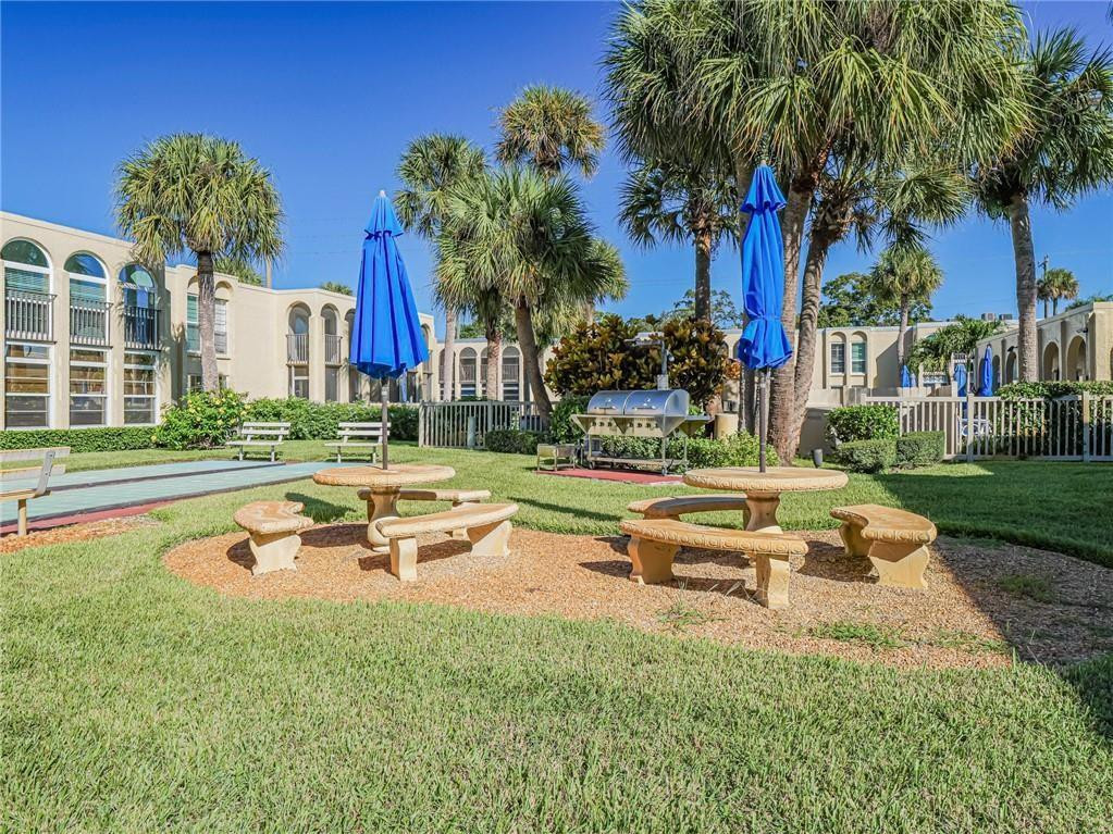 835 18th Street, Unit 404 Vero Beach, FL 32960 - Photo 5 of 19 Photo 7