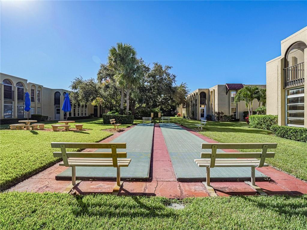 835 18th Street, Unit 404 Vero Beach, FL 32960 - Photo 8 of 19 Photo 10