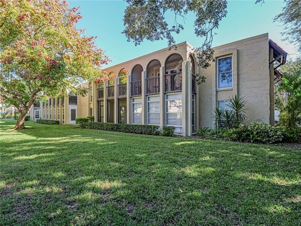 835 18th Street, Unit 404 Vero Beach, FL 32960 - Photo 10 of 19 Photo 12