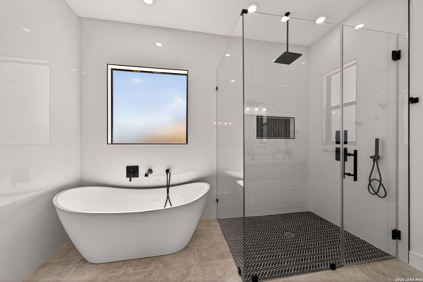 344 Buckskin Trail Bandera, TX 78003 - Photo 26 of 50 a bathroom with a bathtub and a shower