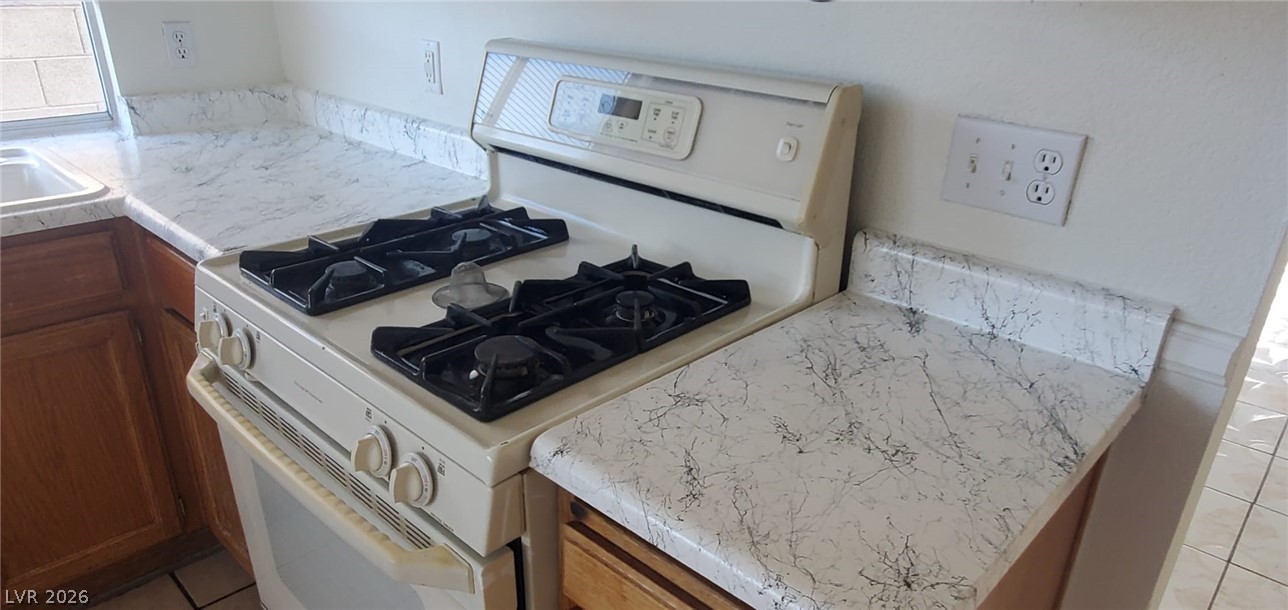 2119 Raspberry Hill Road Las Vegas, NV 89142 - Photo 7 of 24