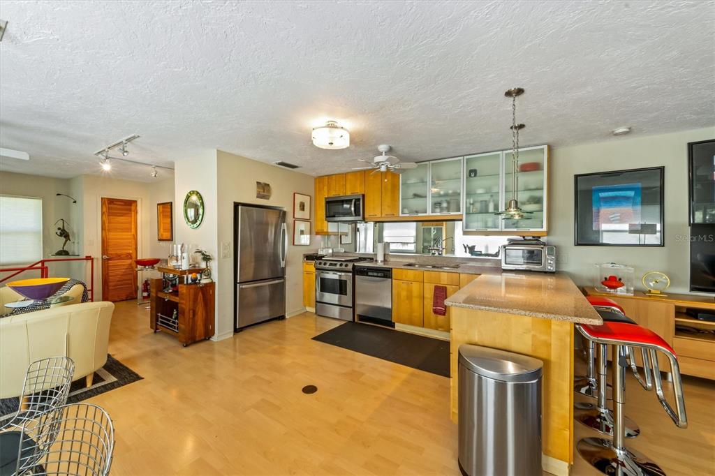 725 Holly Road Anna Maria, FL 34216 - Photo 9 of 24 Gallery Image 9