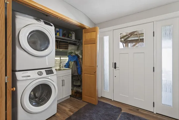 a view of a storage & utility room with washer and dryer