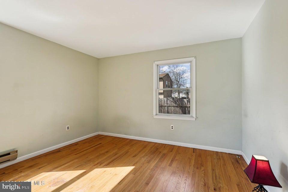 229 Point Pleasant Avenue Bayville, NJ 08721 - Photo 18 of 27 an empty room with a window