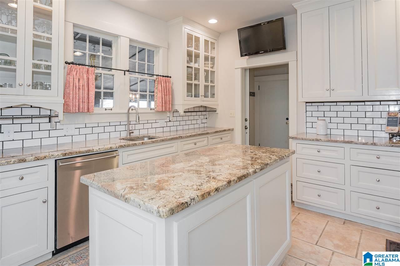 214 Devon Drive Birmingham, AL 35209 - Photo 18 of 38