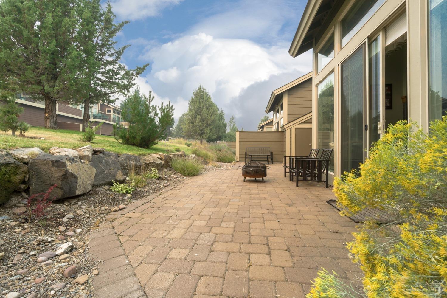 10972 Village Loop Redmond, OR 97756 - Photo 4 of 25 Additional Photo