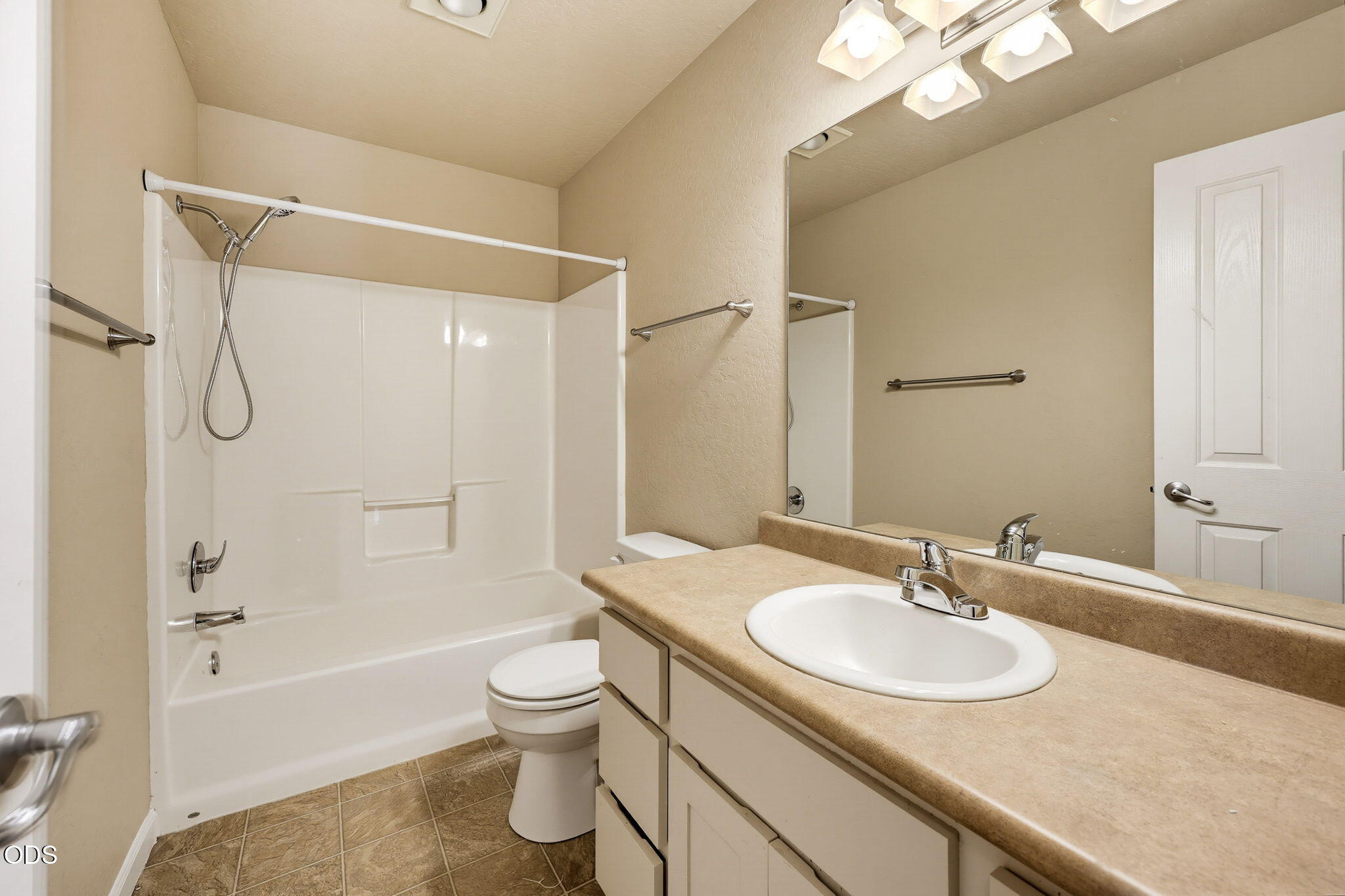 303 Live Oak Loop Central Point, OR 97502 - Photo 36 of 48 Gallery Image 36