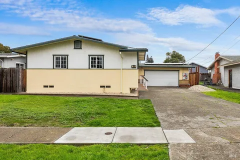 $725,000 | 7866 Burton Avenue, Rohnert Park, CA 94928