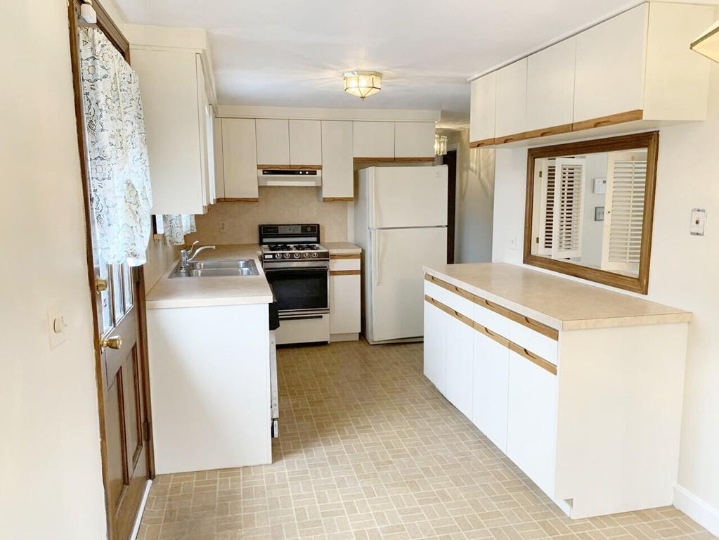 669 Nichols Street Fall River, MA 02720 - Photo 10 of 24 Gallery Image 10