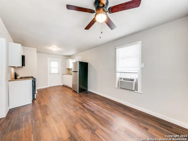 $850 | 1519 East Southcross, Unit 2, San Antonio, TX 78223