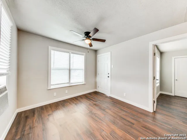 $850 | 1519 East Southcross, Unit 2, San Antonio, TX 78223