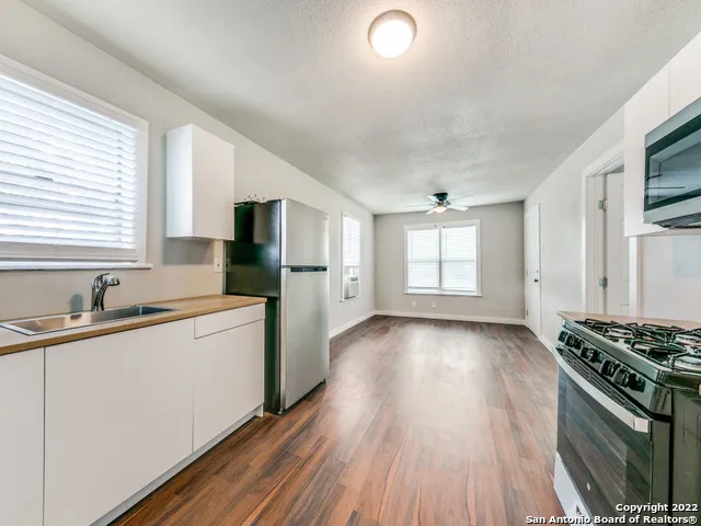 $850 | 1519 East Southcross, Unit 2, San Antonio, TX 78223