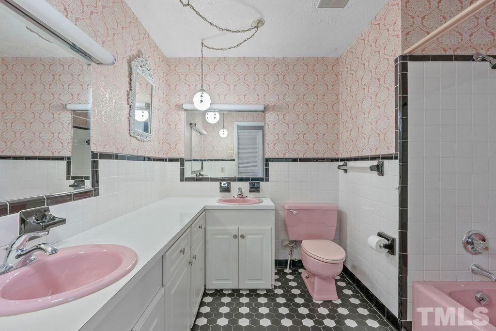 940 Hood Farm Road Clayton, NC 27520 - Photo 14 of 29 Gallery Image 14
